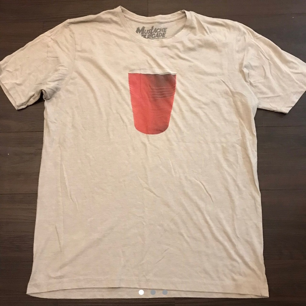 Red party cup on a gray tee size large very soft